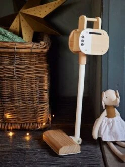 Aspirateur Balai En Bois FSC® Blanc - Vertbaudet 10 Aspirateur Balai En Bois FSC® Blanc - Vertbaudet -Jouets Pour Enfants aspirateur balai en bois fsc 2