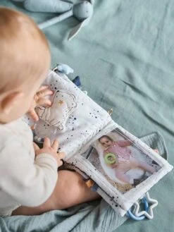 Livre D'éveil Et Photos CÉLESTE Bleu - Vertbaudet 11 Livre D'éveil Et Photos CÉLESTE Bleu - Vertbaudet -Jouets Pour Enfants livre deveil et photos celeste 3